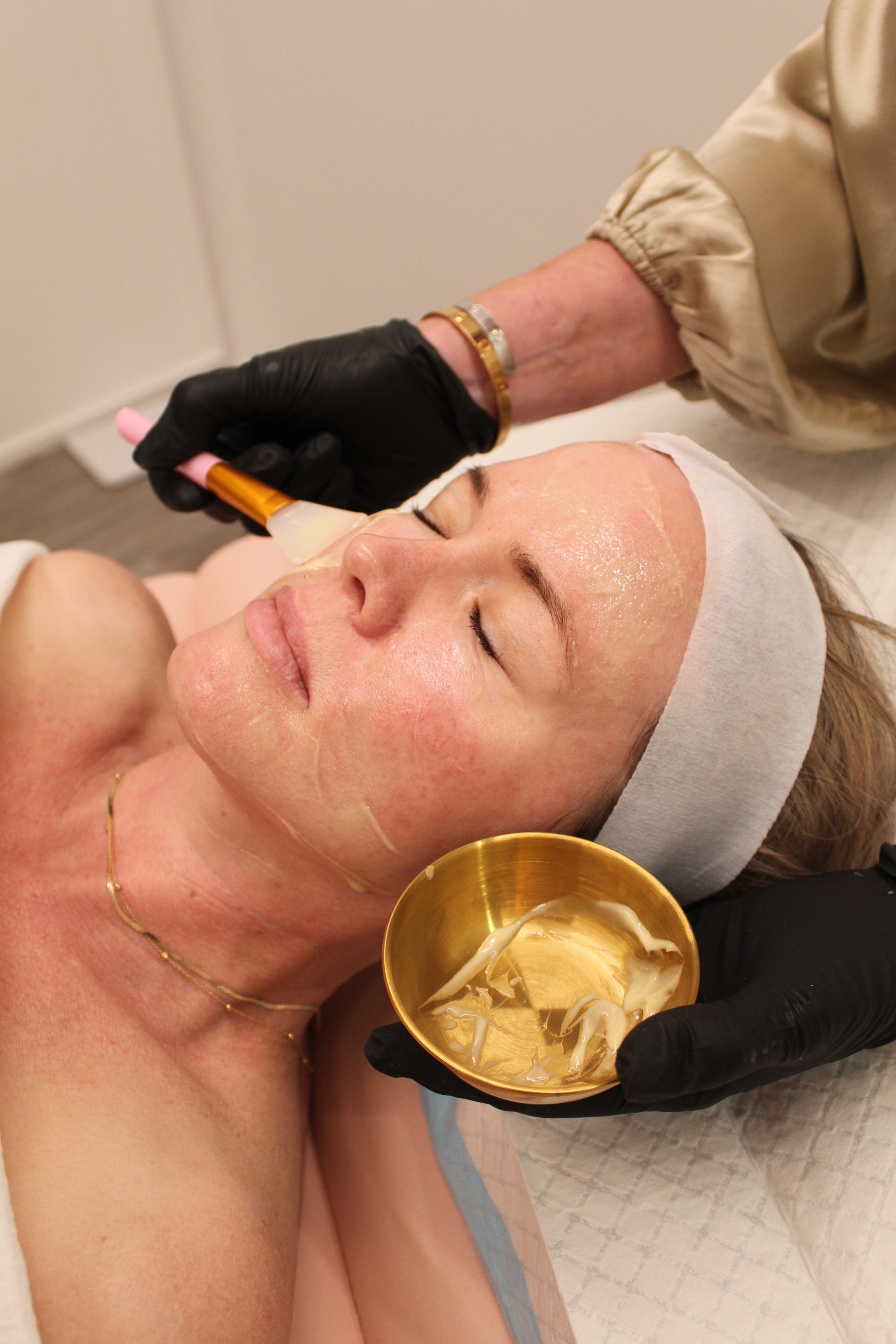 SKIN PERFECTING FACIAL